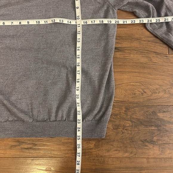 Calvin Klein 100% Merino Wool Gray Sweater, Sz. Large. - Picture 3 of 5